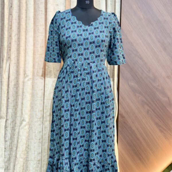 1019 - Frock